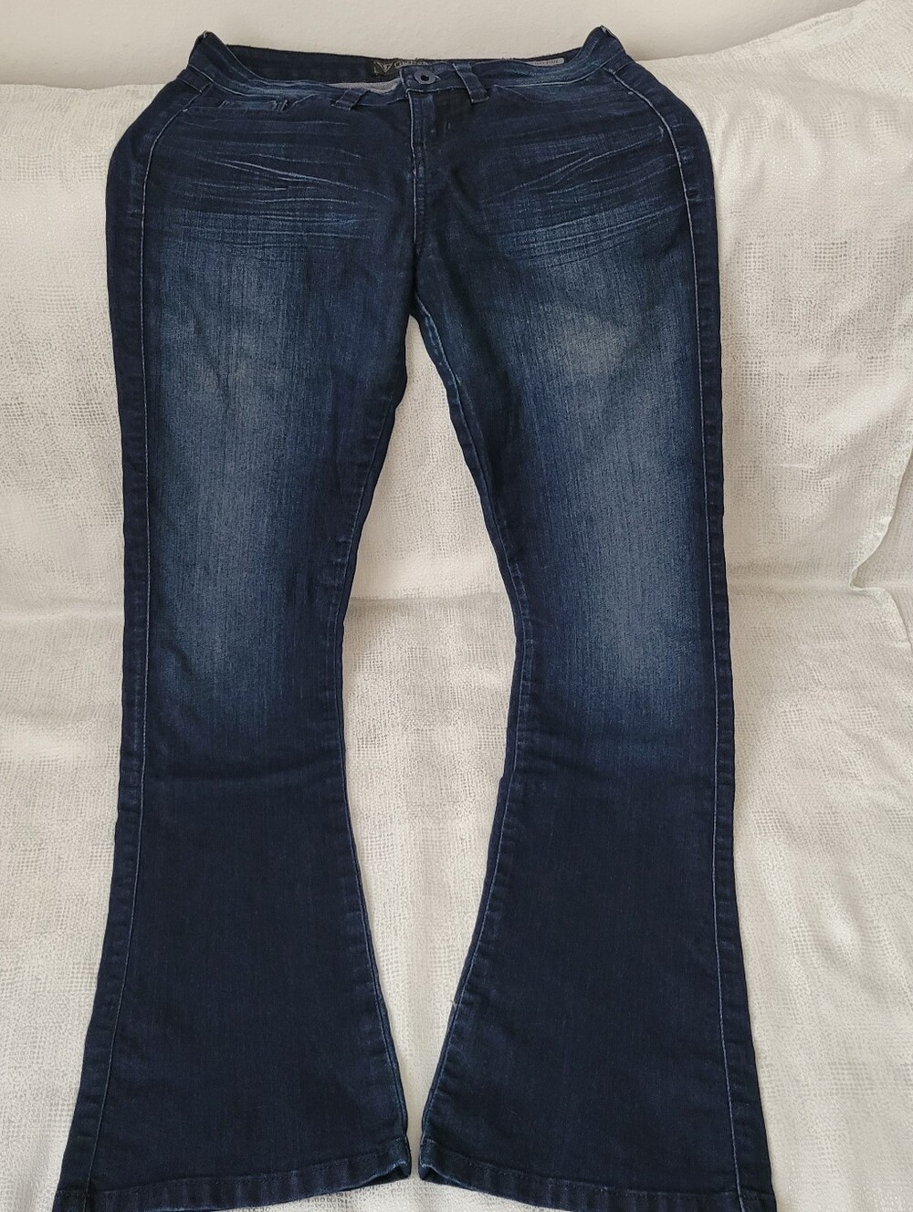 Guess size 26 Classic Women's Dark Wash Bootcut Jeans - Navy